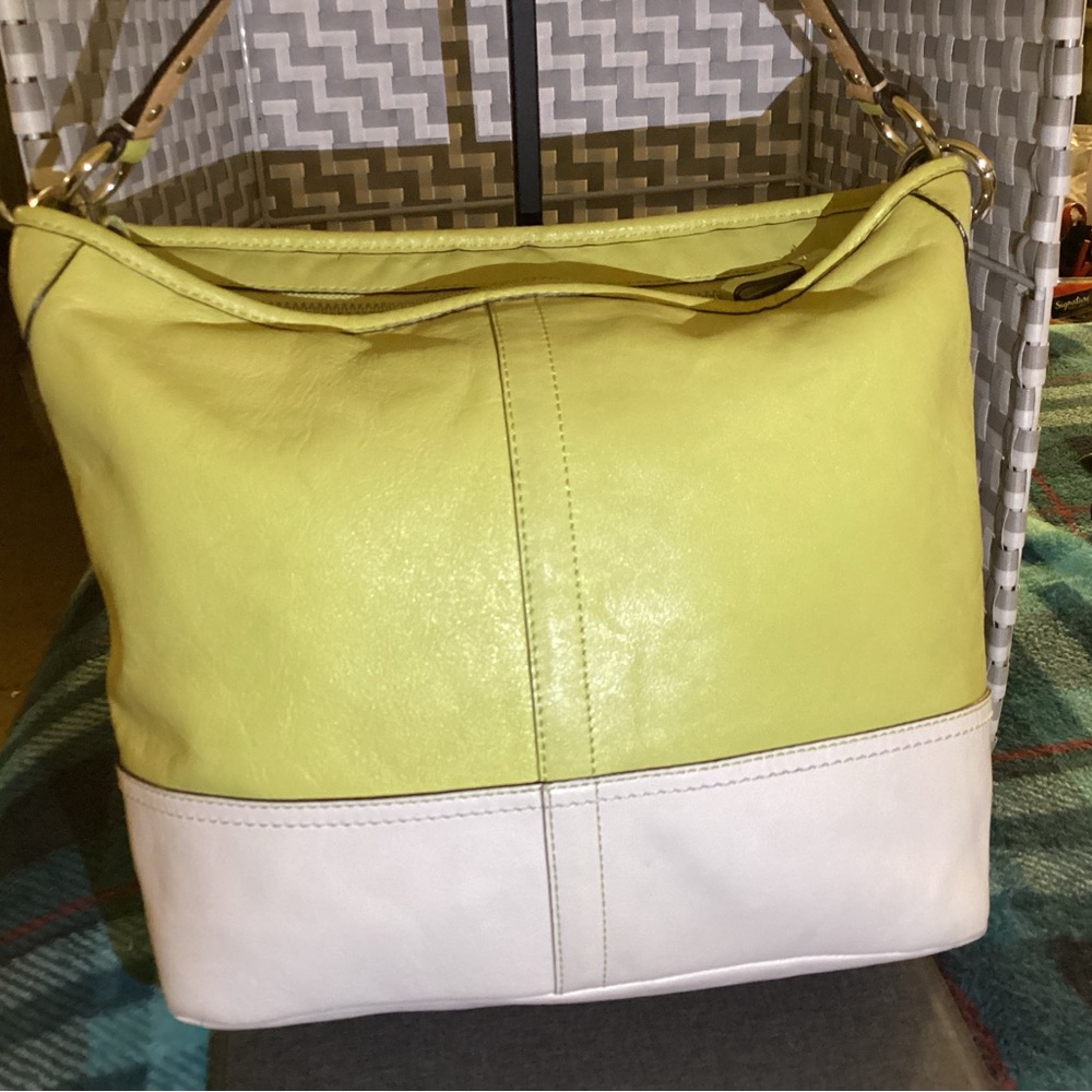 Coach New York Hampton Leather Tote Bag  K1221-19393 - Picture 2 of 11